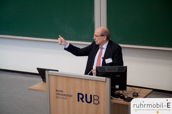 Dr. Veit Steinle vom Bundesministerium für Verkehr und digitale Aufgaben erläuterte die Einbettung des RUB-Projektes in die Strategie der Bundesregierung. Photo Ernesto Ruge.